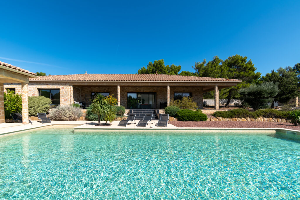 Luxury villa for sale in the South of France – spacious home with pool and stunning views in Narbonne and surroundings